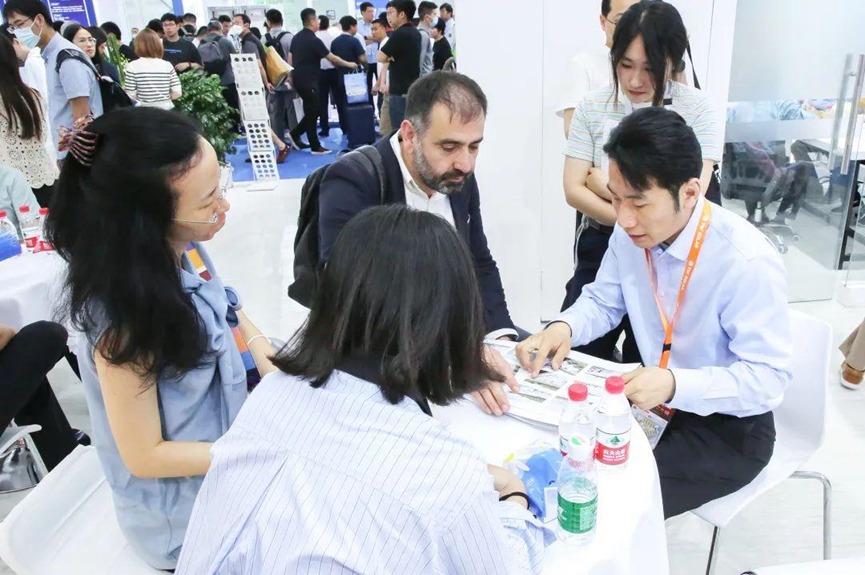 888电子集团官网 - 当先的电子科技解决规划提供商